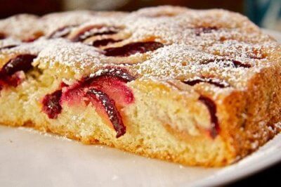 Миндальный пирог со сливами
